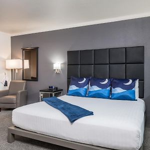 Wood River Inn & Suite